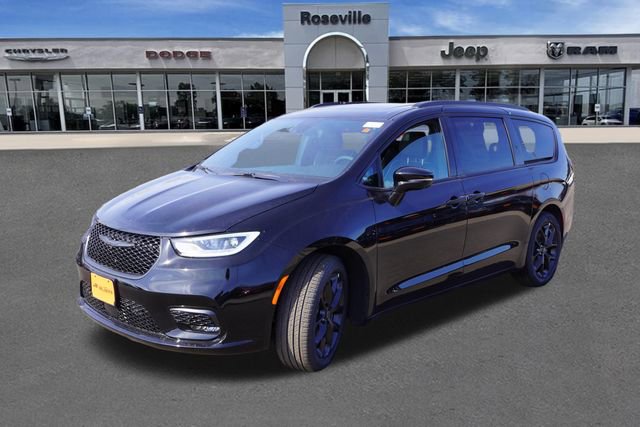 New 2026 Chrysler Pacifica Limited w/ S Appearance Package image 8