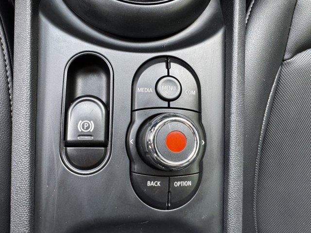 Used 2018 MINI Cooper Clubman image 23