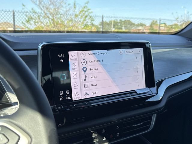 New 2026 Volkswagen Atlas Cross Sport SE image 17