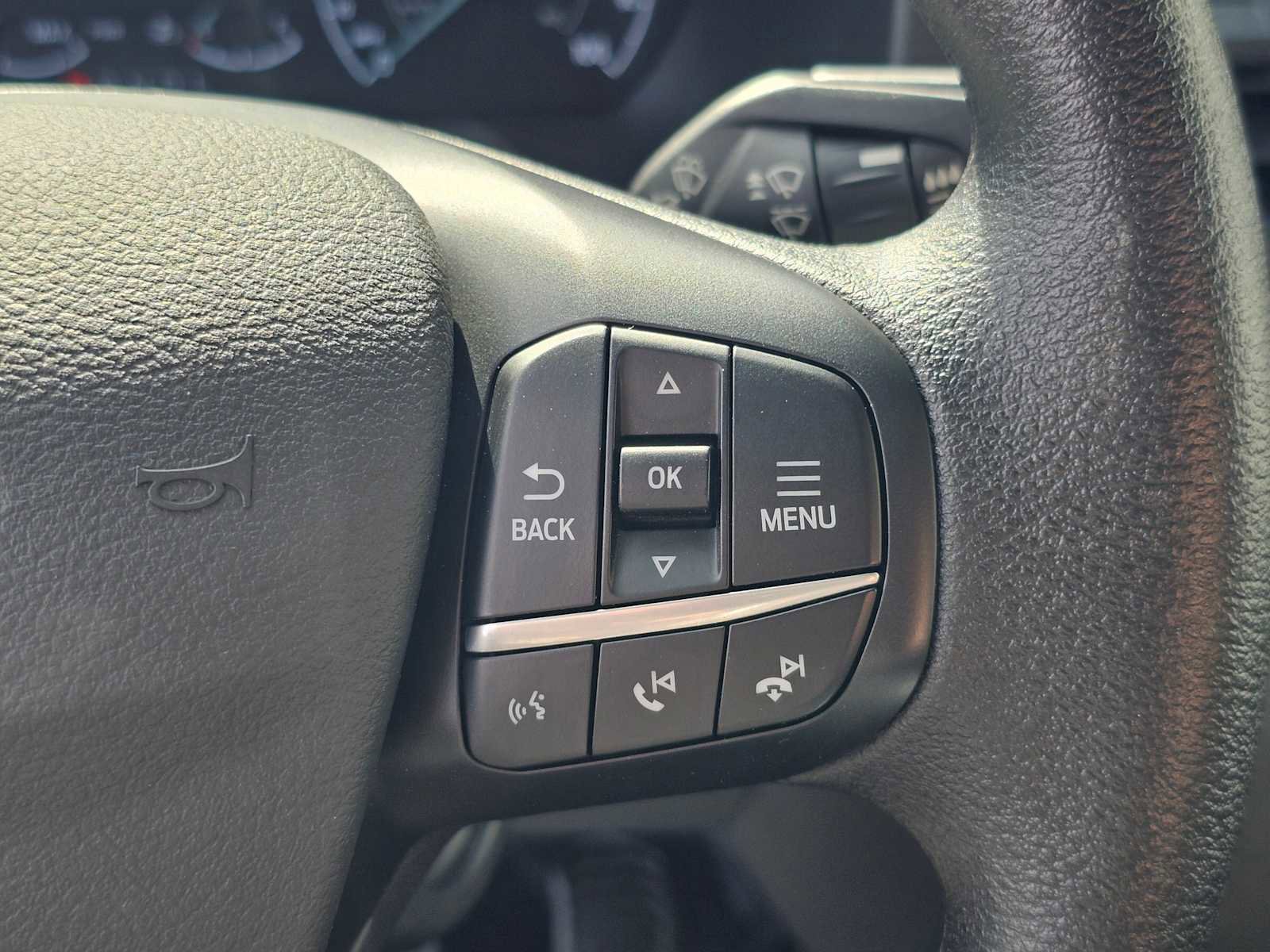 Used 2023 Ford E-Transit Medium Roof image 28