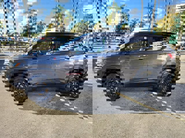 Used 2024 Jeep Compass Trailhawk image 4