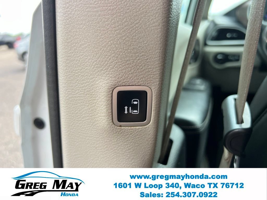 Used 2021 Chrysler Voyager Lxi FWD image 16