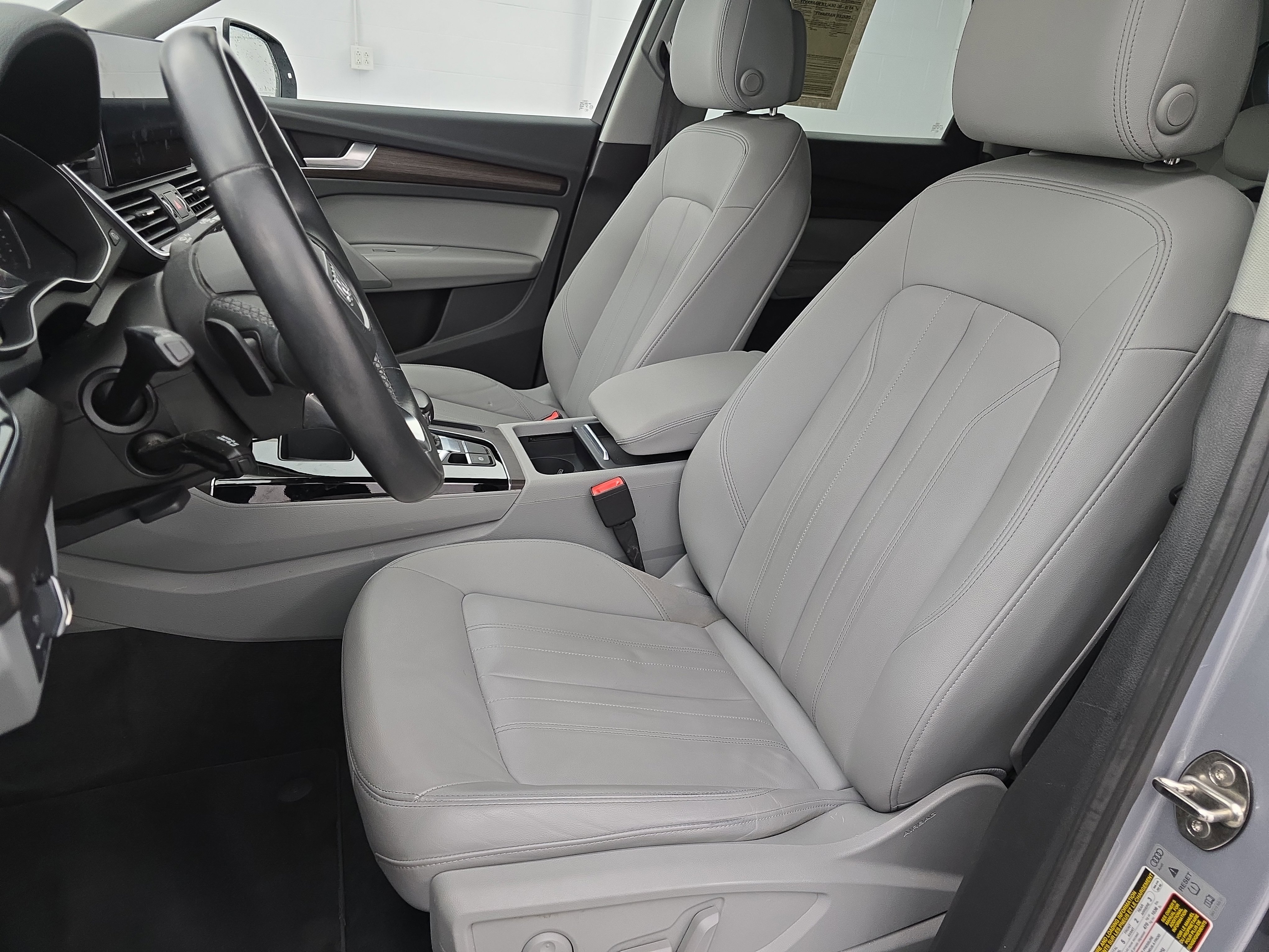 Used 2022 Audi Q5 2.0T Premium w/ Convenience Package AWD/4WD image 15