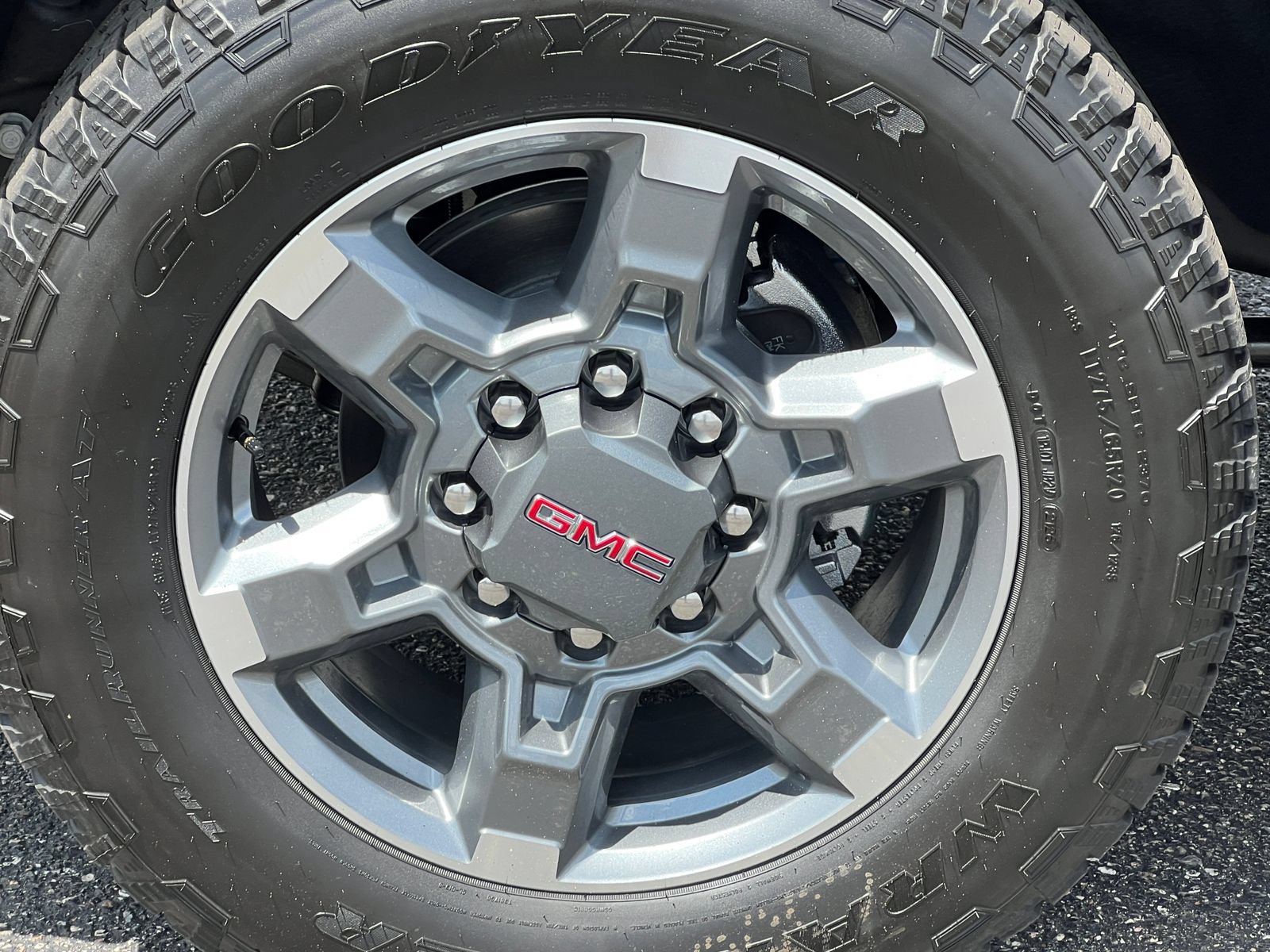 New 2026 GMC Sierra 2500 SLT w/ SLT Premium Package AWD/4WD image 6