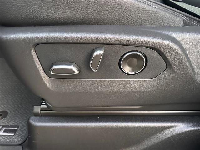 New 2026 GMC Yukon XL Denali w/ Denali Reserve Package image 26