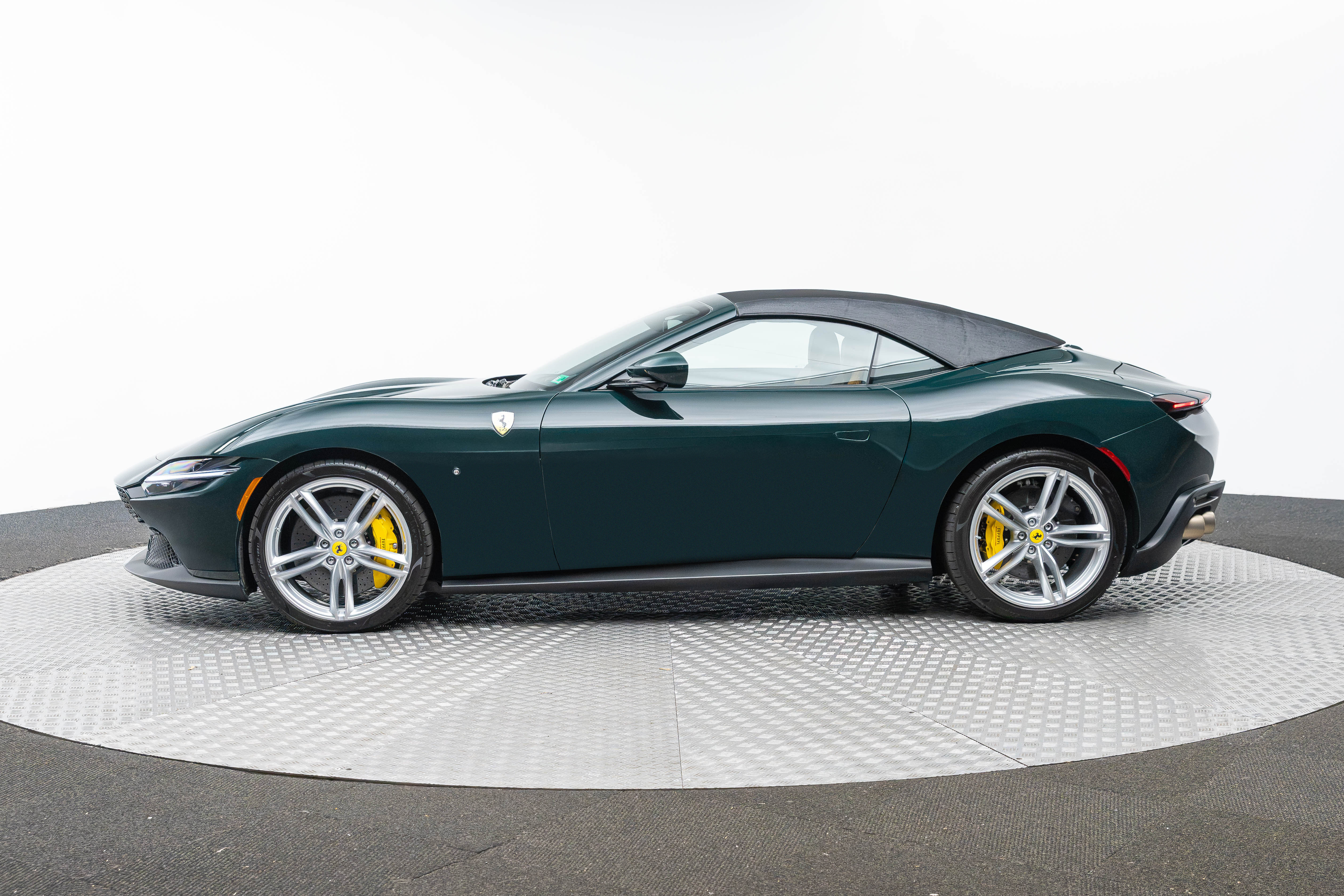 Certified 2025 Ferrari Roma Spider RWD image 57
