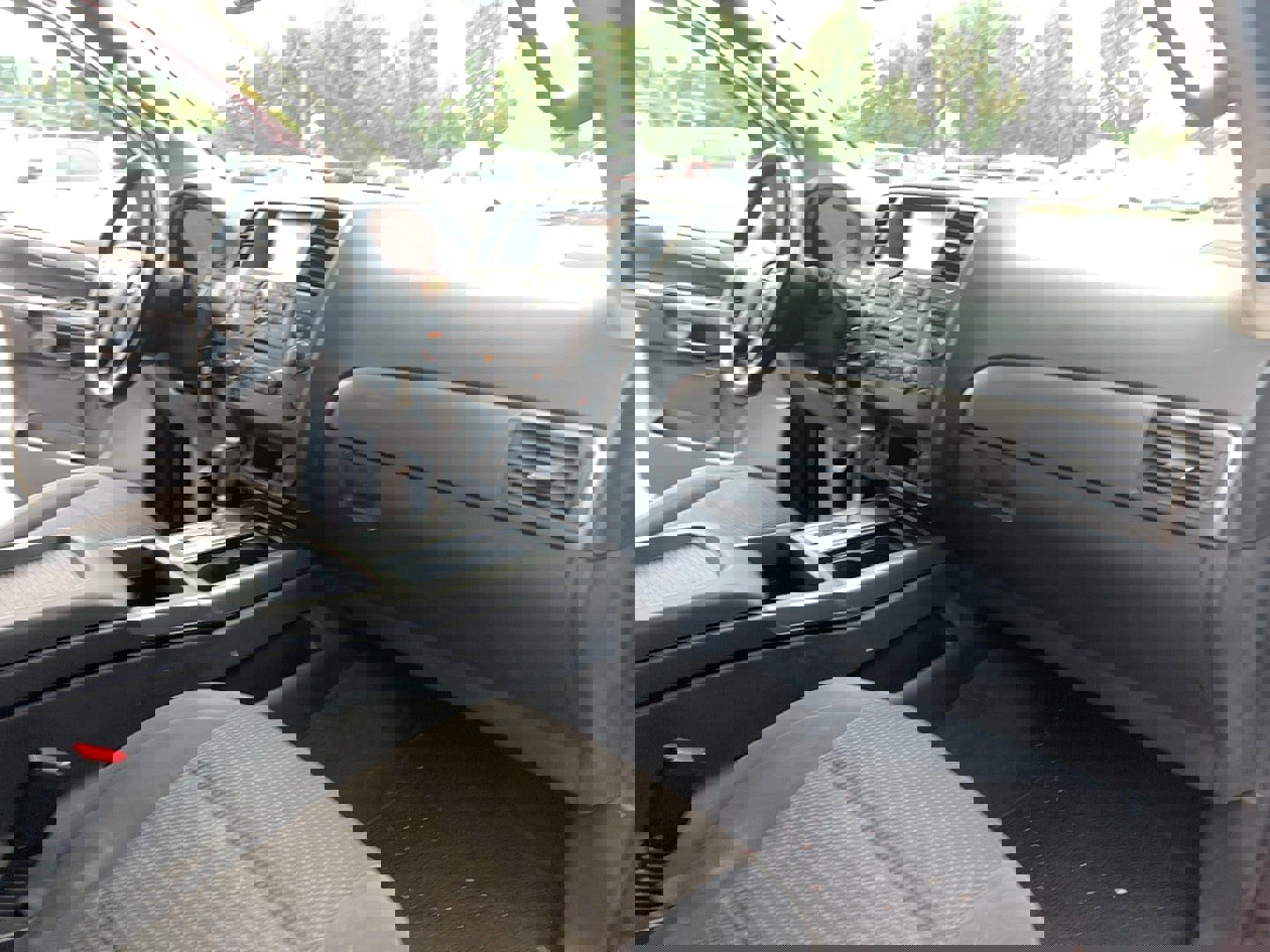 Used 2013 Nissan Armada SV image 30