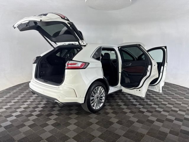 Used 2020 Ford Edge Titanium w/ Equipment Group 301A AWD/4WD image 16