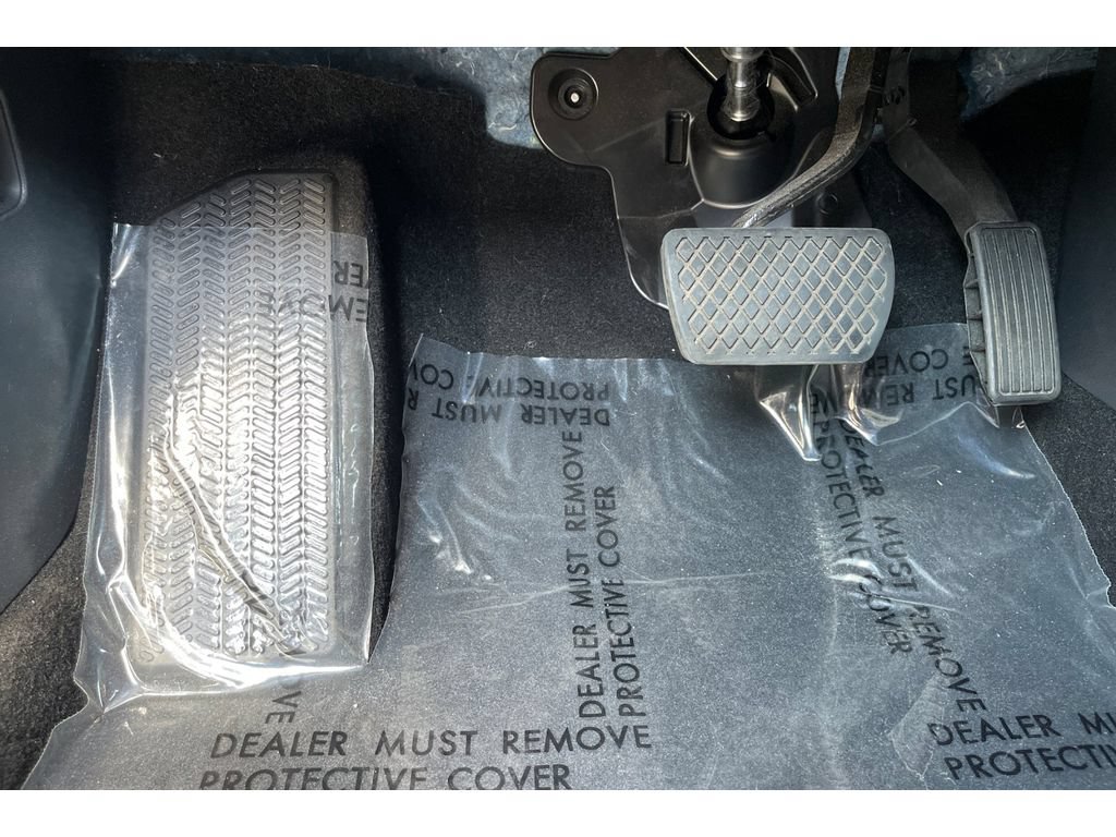 Certified 2025 Honda HR-V EX-L image 40