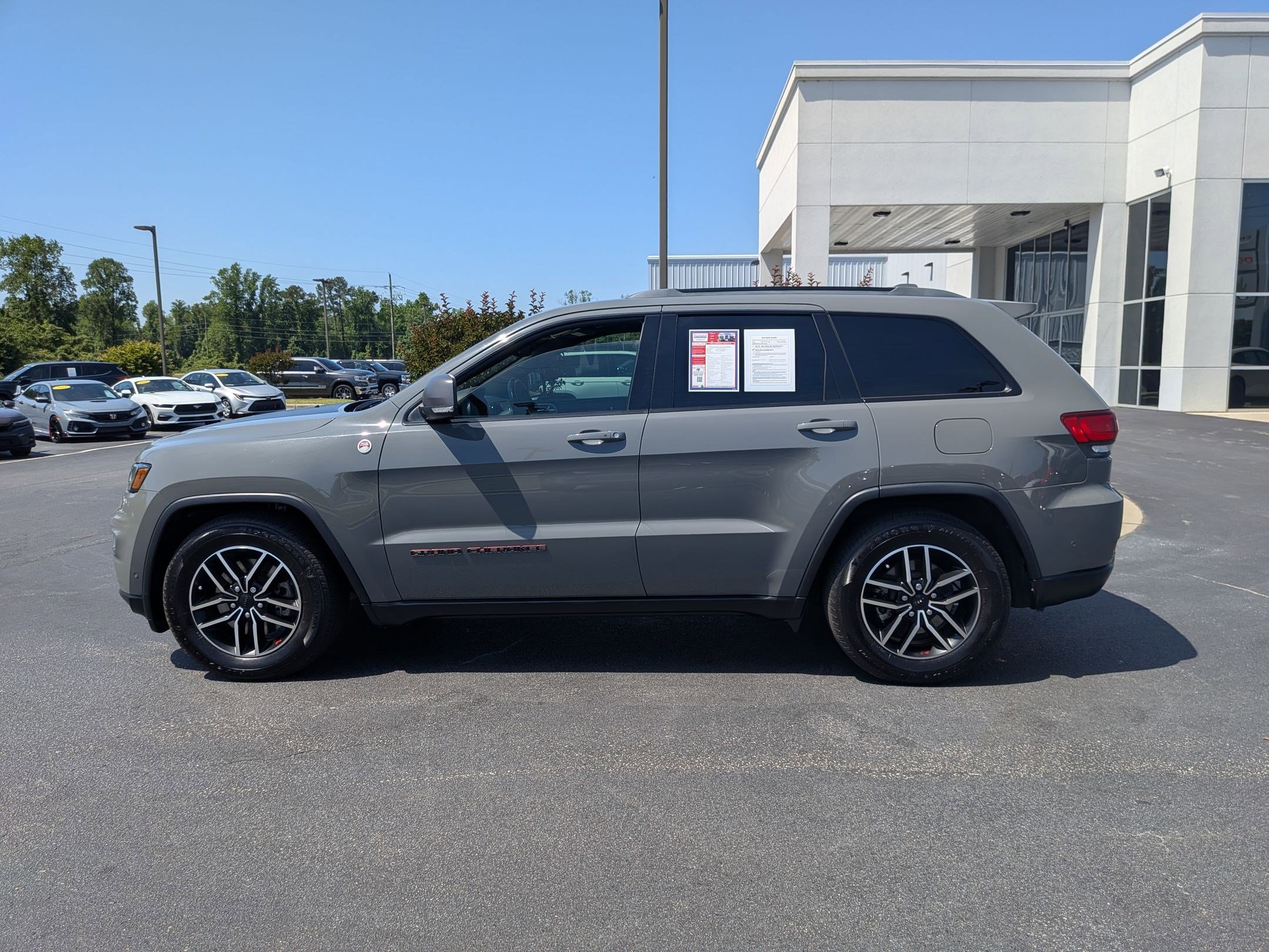 Used 2019 Jeep Grand Cherokee Trailhawk w/ Trailhawk Luxury Group AWD/4WD image 8
