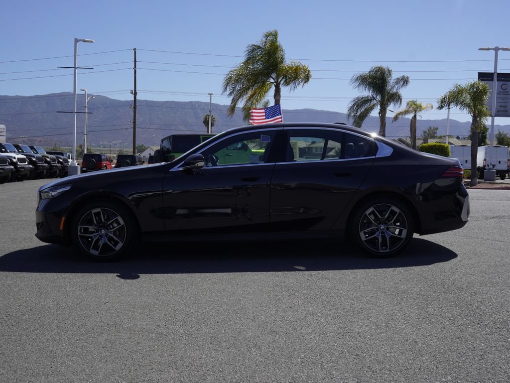 Used 2026 BMW 530i w/ Premium Package RWD image 7