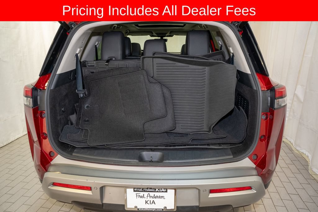 Used 2024 Nissan Pathfinder SL w/ SL Premium Package FWD image 5