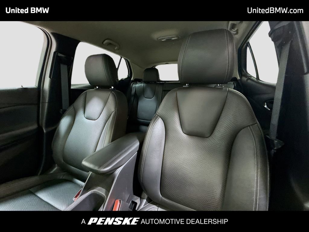 Used 2023 Buick Encore GX Essence w/ LPO, Active Lifestyle Package AWD/4WD image 5