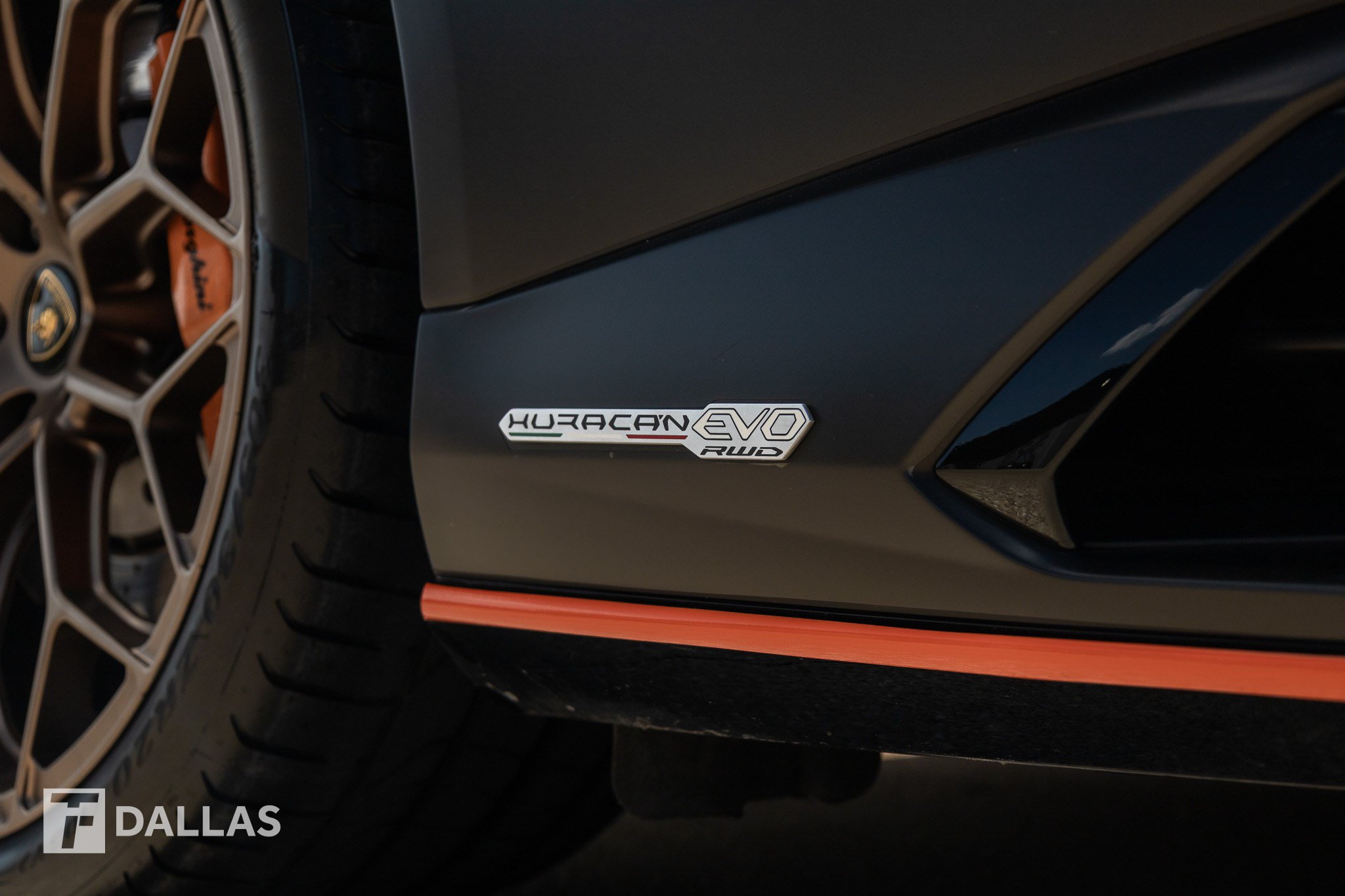 Used 2022 Lamborghini Huracan EVO RWD image 19