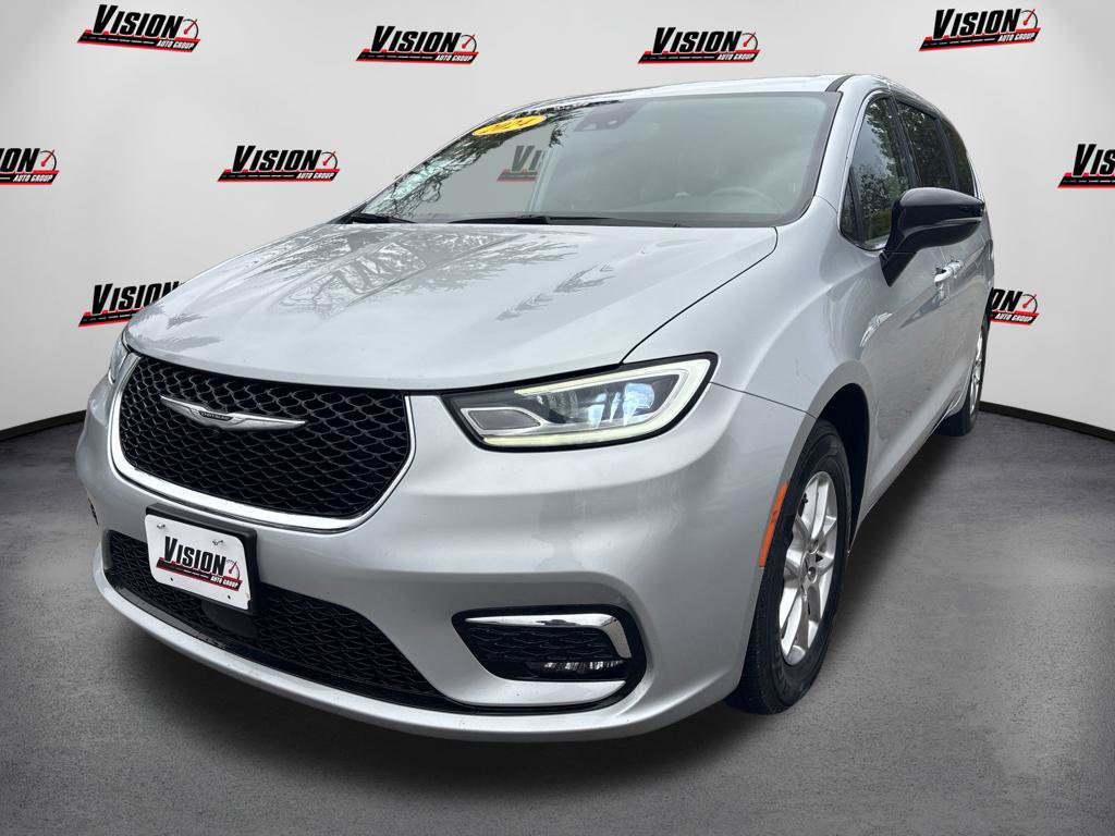 Used 2024 Chrysler Pacifica Touring-L