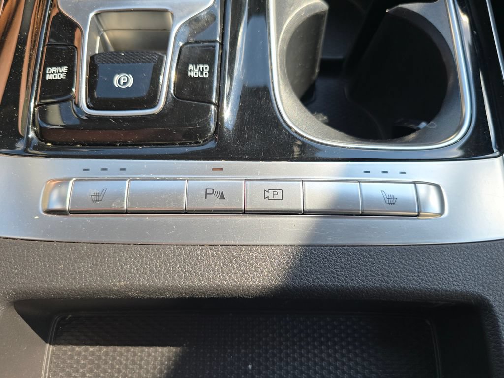 Used 2022 Kia Carnival EX FWD image 11