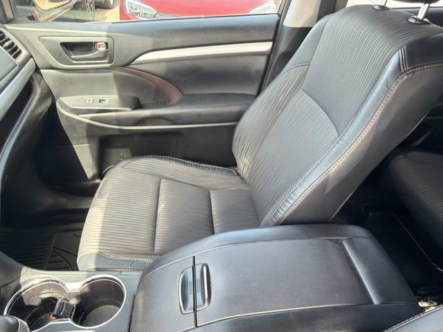 Used 2018 Toyota Highlander Plus FWD image 20