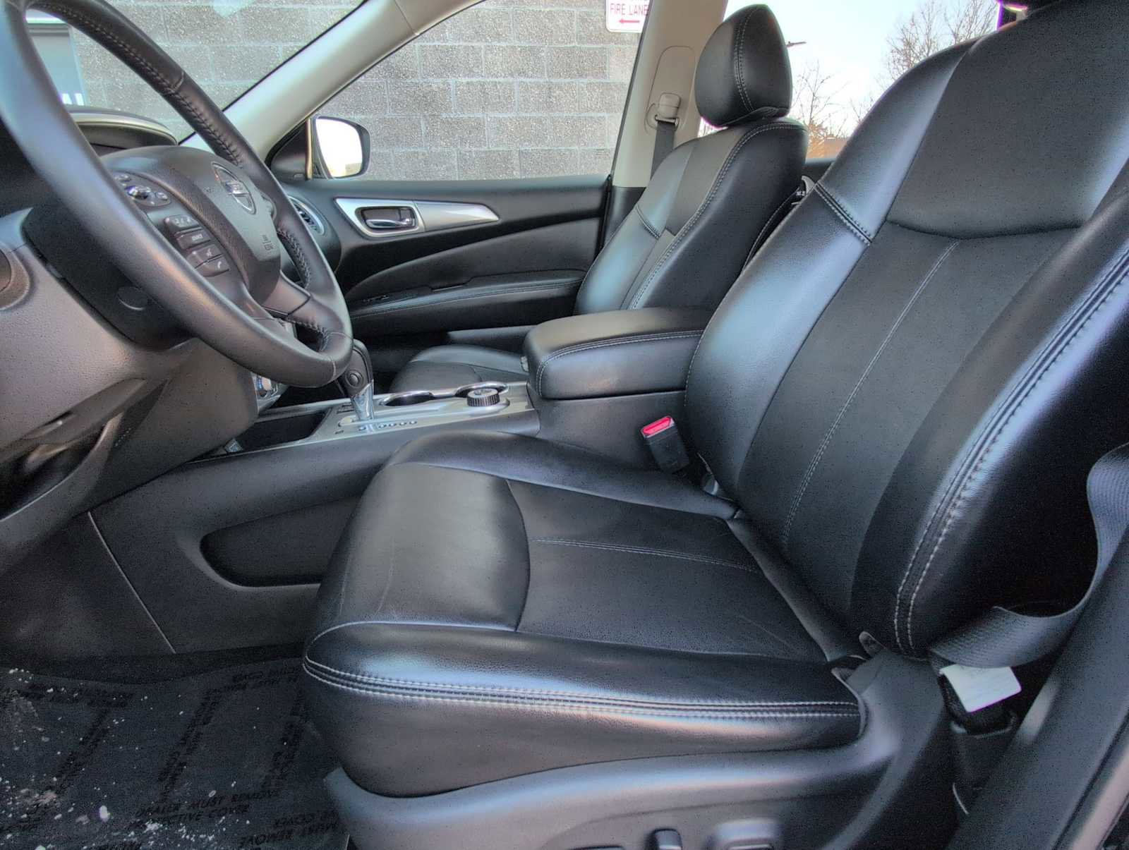 Used 2019 Nissan Pathfinder SL image 17