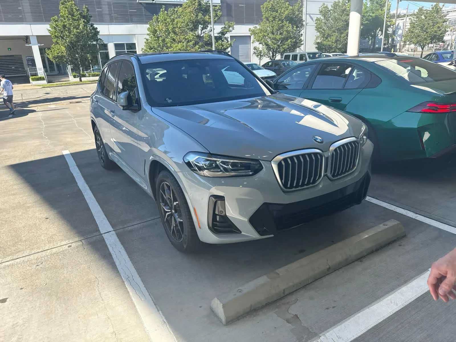 Used 2022 BMW X3 xDrive30i w/ M Sport Package 2 AWD/4WD video 1