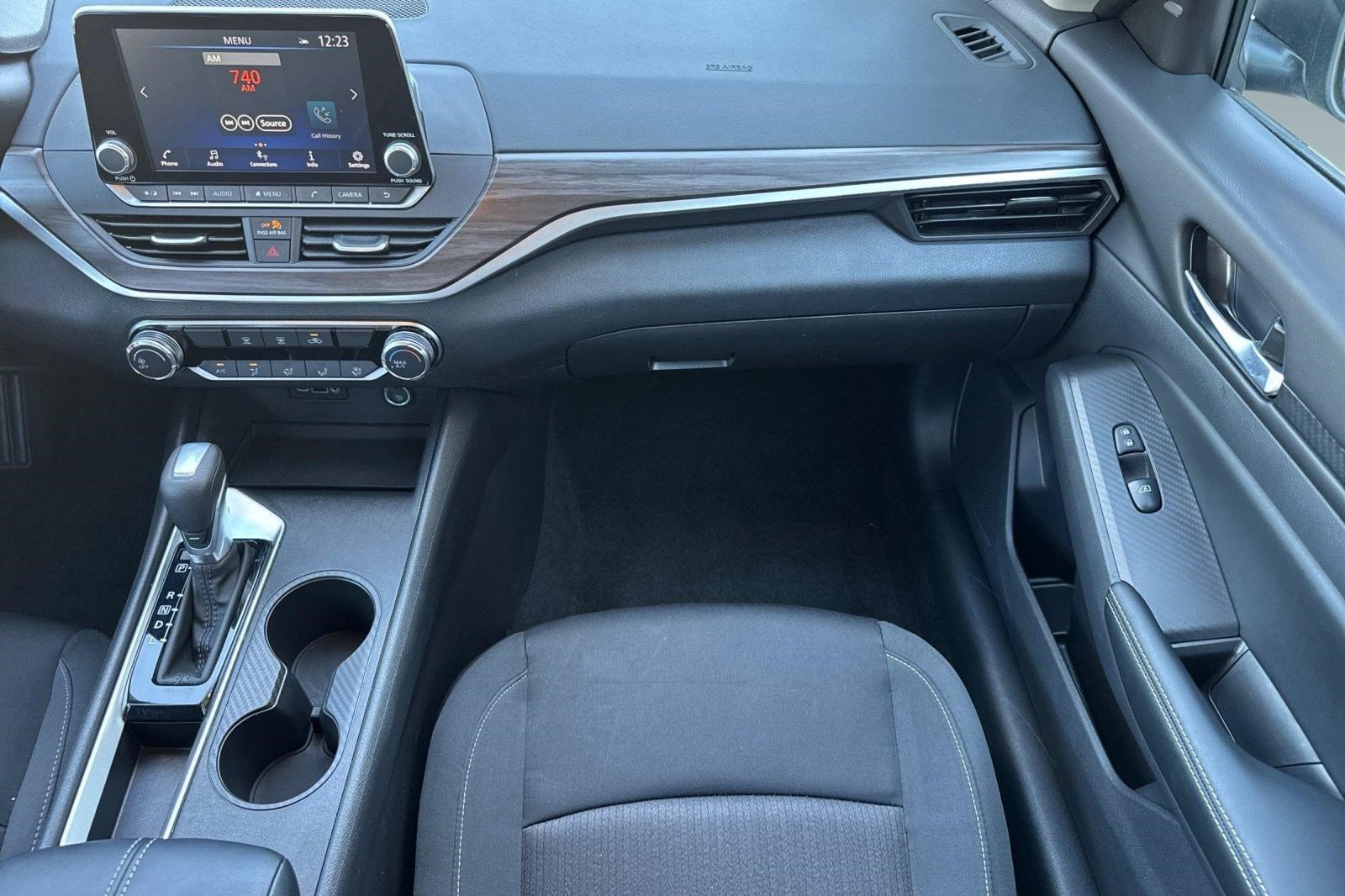 Used 2025 Nissan Altima 2.5 SV image 28