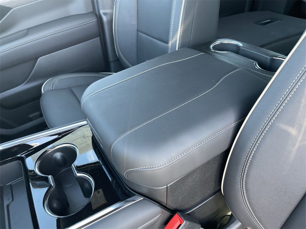 New 2025 Chevrolet Suburban Premier image 21