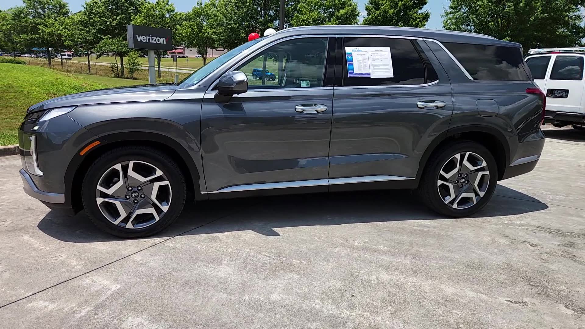 Used 2024 Hyundai Palisade SEL image 16