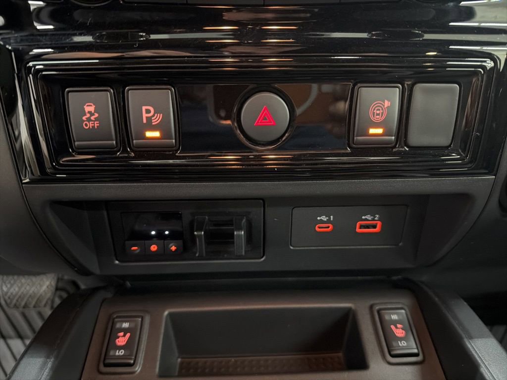 Used 2023 Nissan Titan SV w/ SV Convenience Package image 40