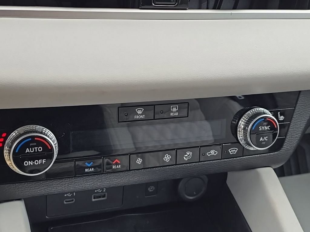 Used 2023 Mitsubishi Outlander SEL image 17