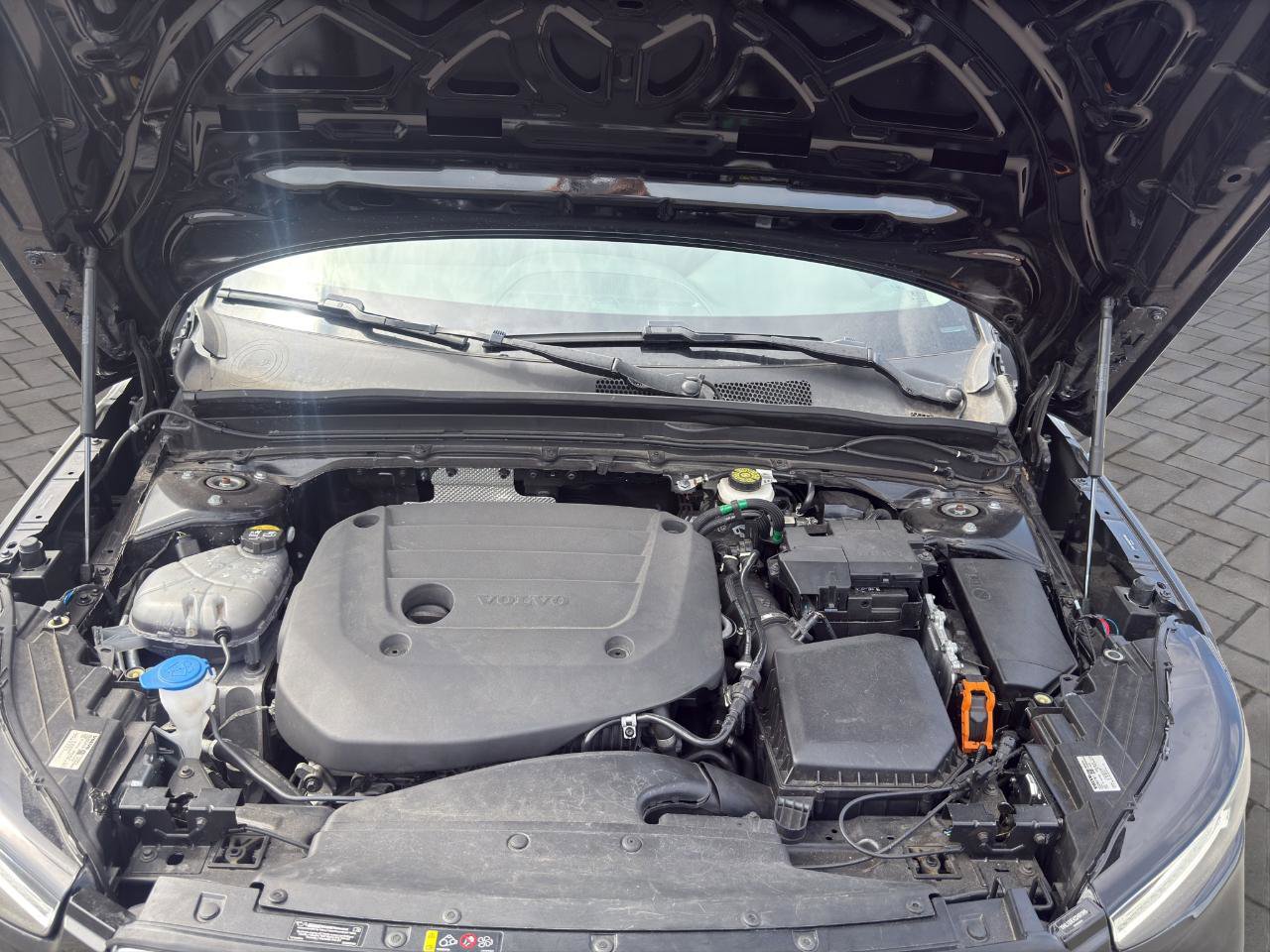 Used 2025 Volvo XC40 B5 Plus image 21