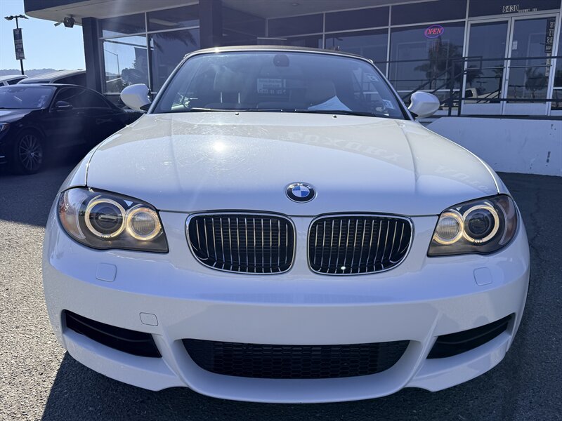 Used 2011 BMW 135i Convertible RWD image 2