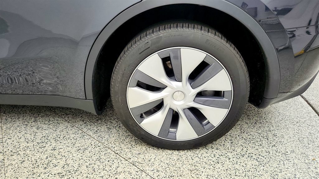 Used 2024 Tesla Model Y Long Range AWD/4WD image 10
