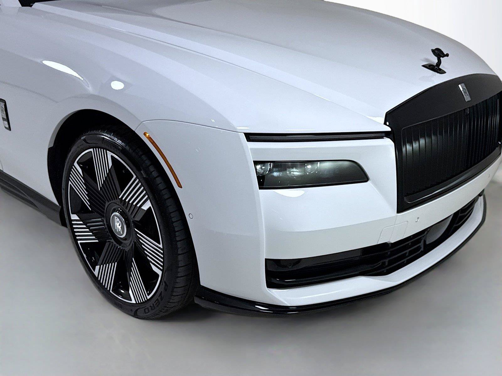 Used 2025 Rolls-Royce Spectre AWD/4WD image 32