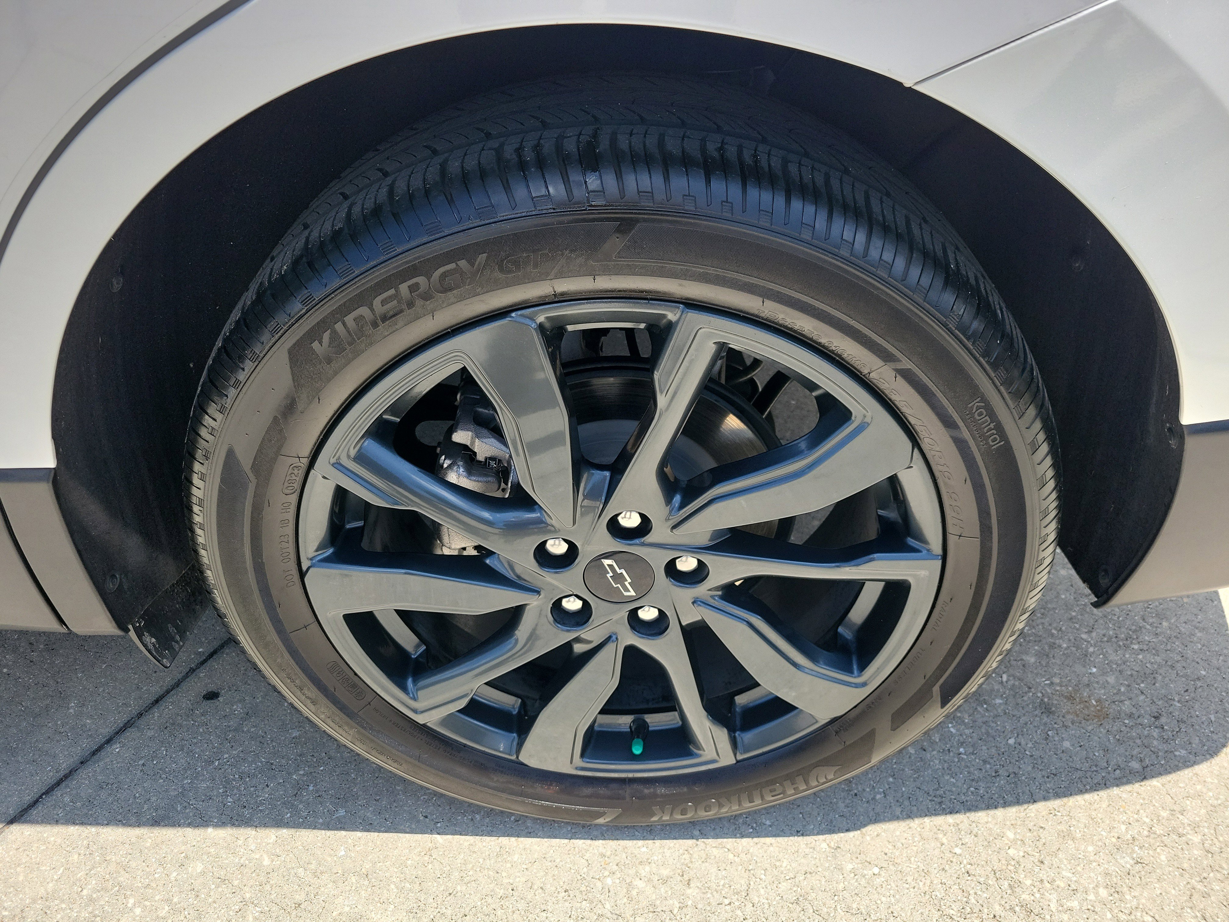 Used 2023 Chevrolet Equinox RS w/ RS Leather Package FWD image 34