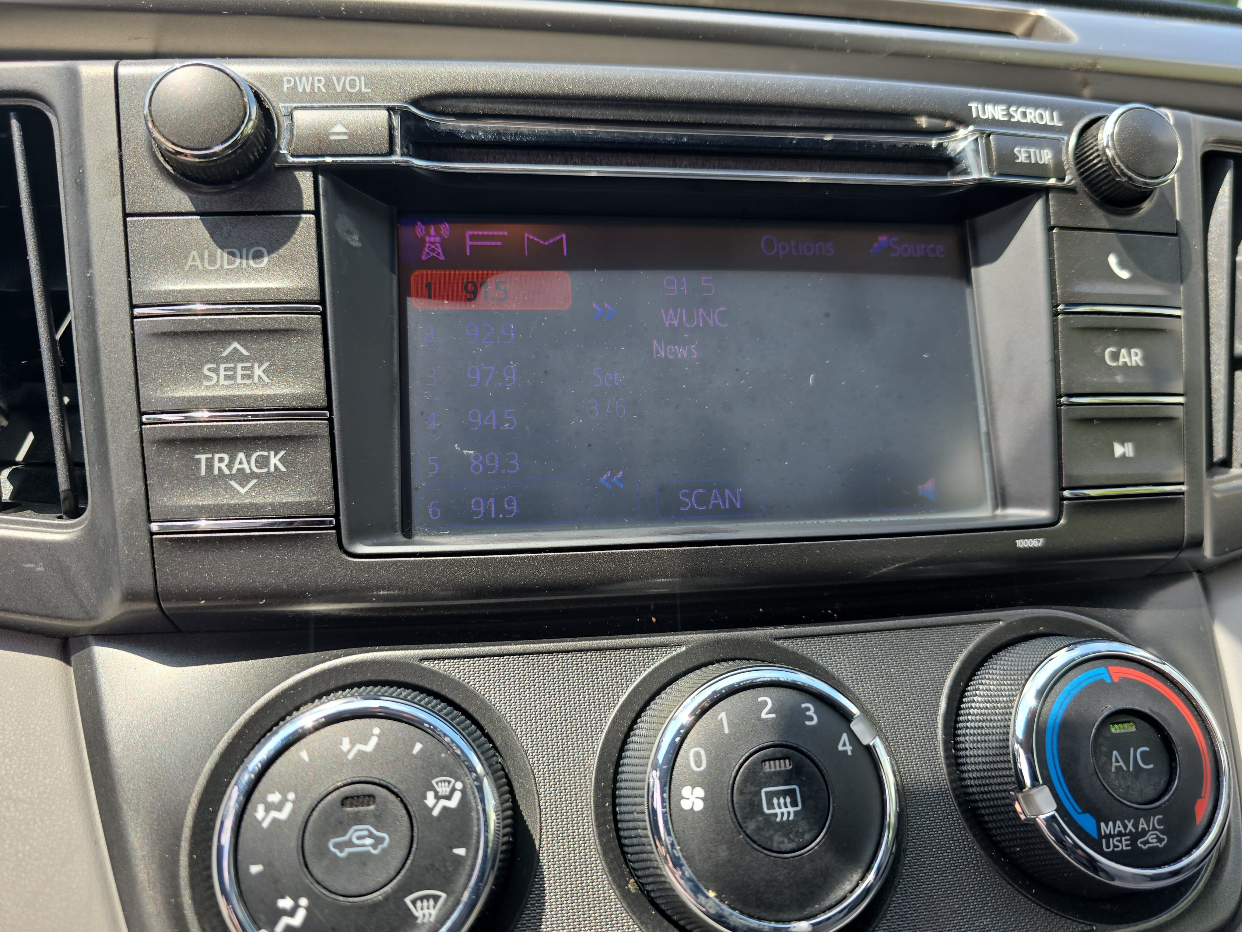 Used 2013 Toyota RAV4 LE FWD image 22