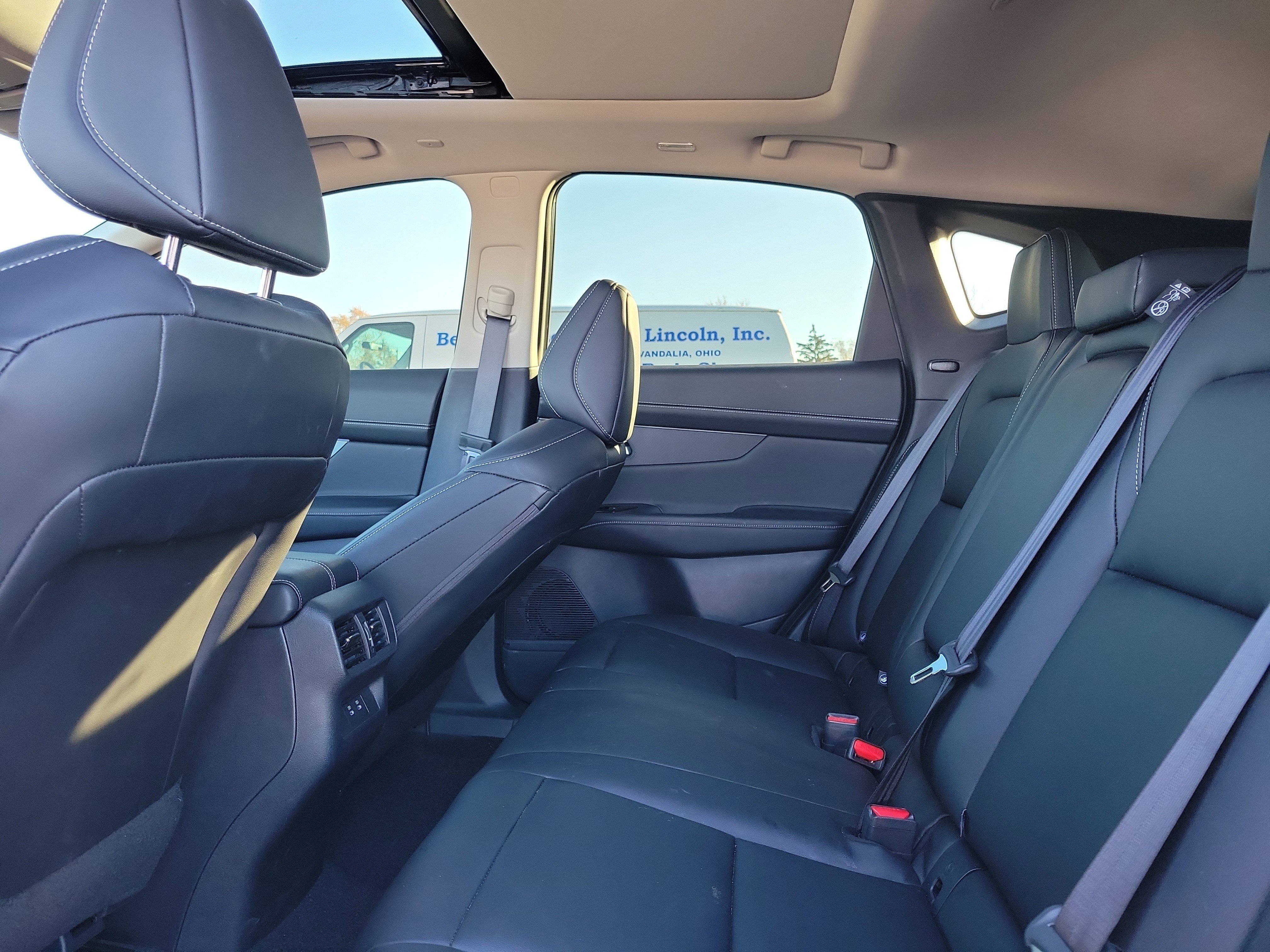 Certified 2025 Nissan Murano SL AWD/4WD image 11