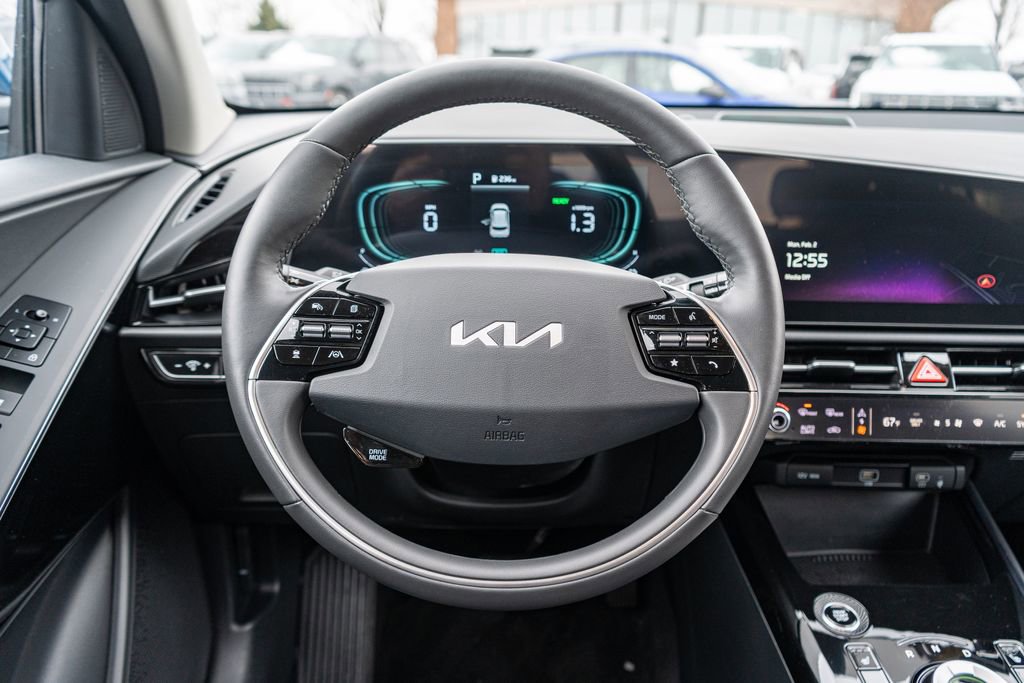 Used 2025 Kia Niro EX w/ EX Cold Weather Package image 15