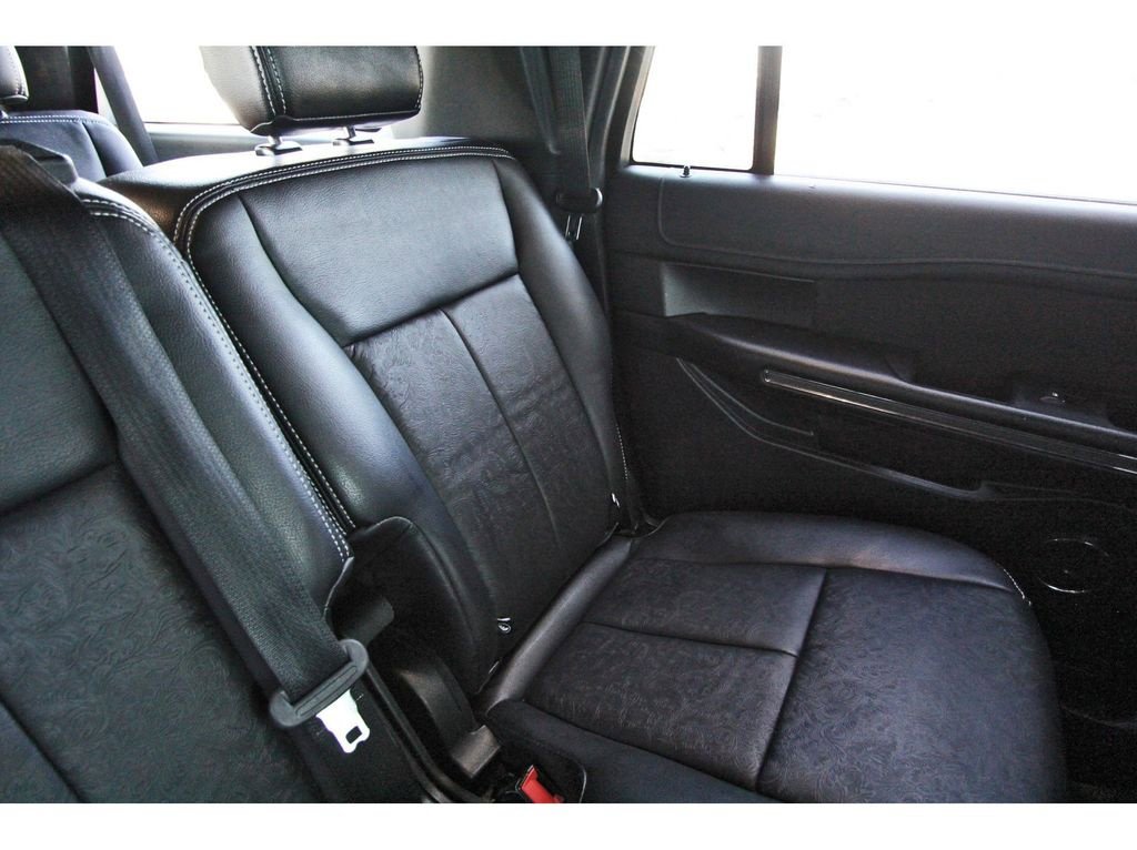 Used 2019 Ford Expedition Max XLT image 12