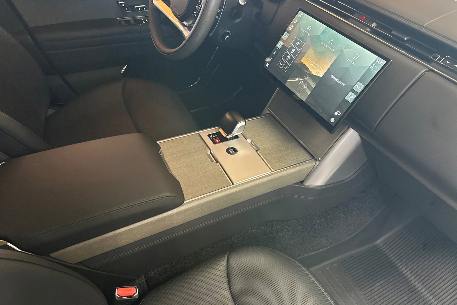 New 2026 Land Rover Range Rover SV image 23