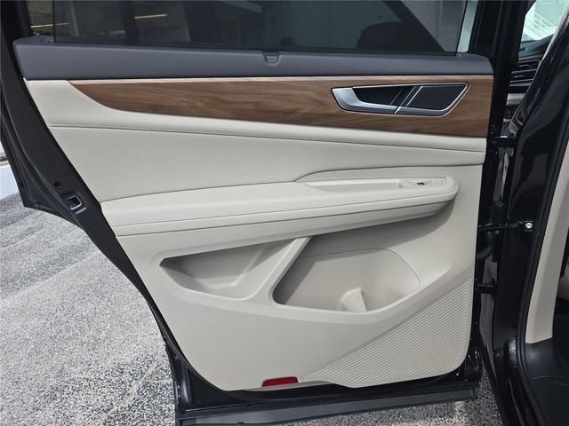 New 2026 Volkswagen Atlas SE FWD image 10
