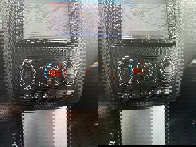 Used 2011 Nissan Altima 2.5 SL w/ Technology Pkg image 25