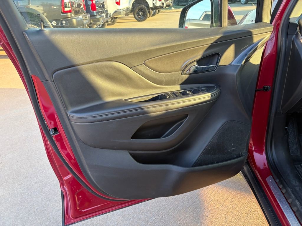 Used 2018 Buick Encore Preferred image 16