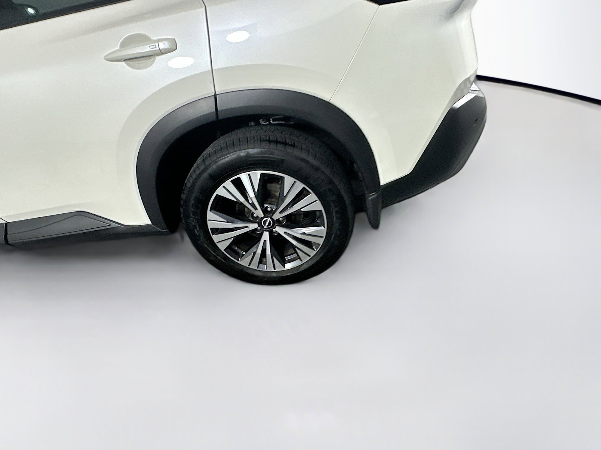 Used 2023 Nissan Rogue SV image 11