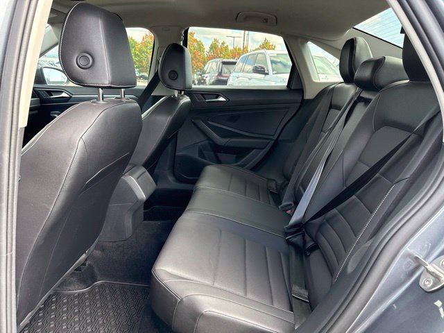 Used 2024 Volkswagen Jetta SE FWD image 16