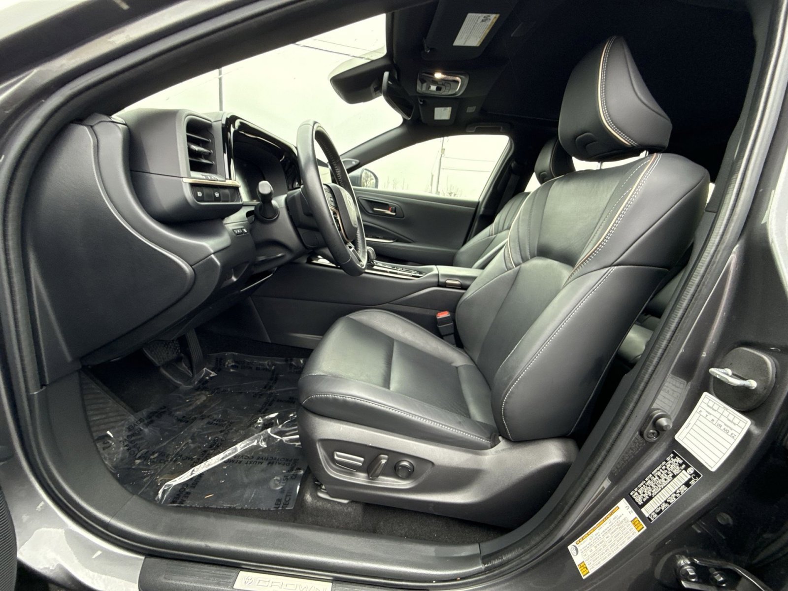 Used 2024 Toyota Crown Limited image 12