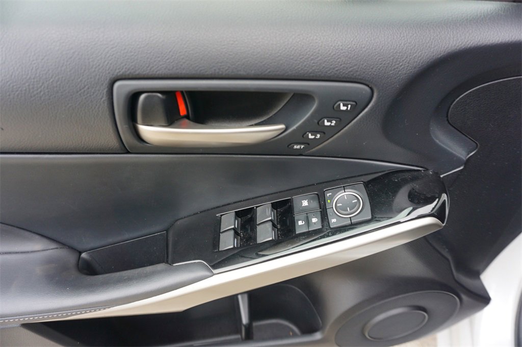 Used 2020 Lexus IS 300 AWD w/ Premium Package image 4