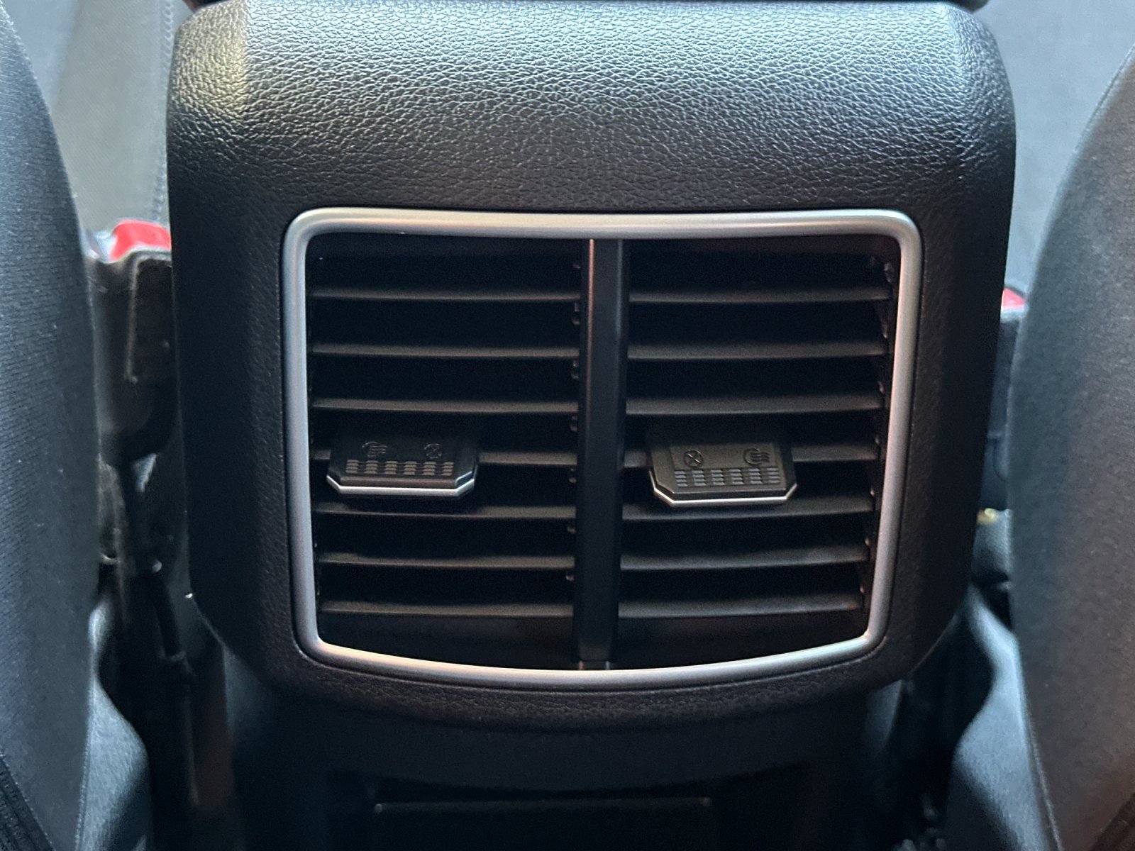 Used 2023 Kia Sportage LX AWD/4WD image 16