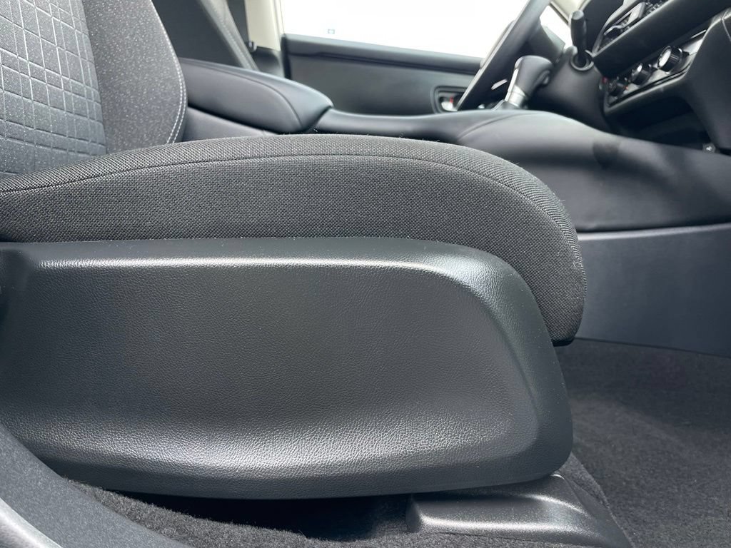 Certified 2025 Honda HR-V LX image 30