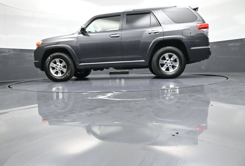 Used 2011 Toyota 4Runner SR5 w/ Premium Pkg w/Leather AWD/4WD image 32