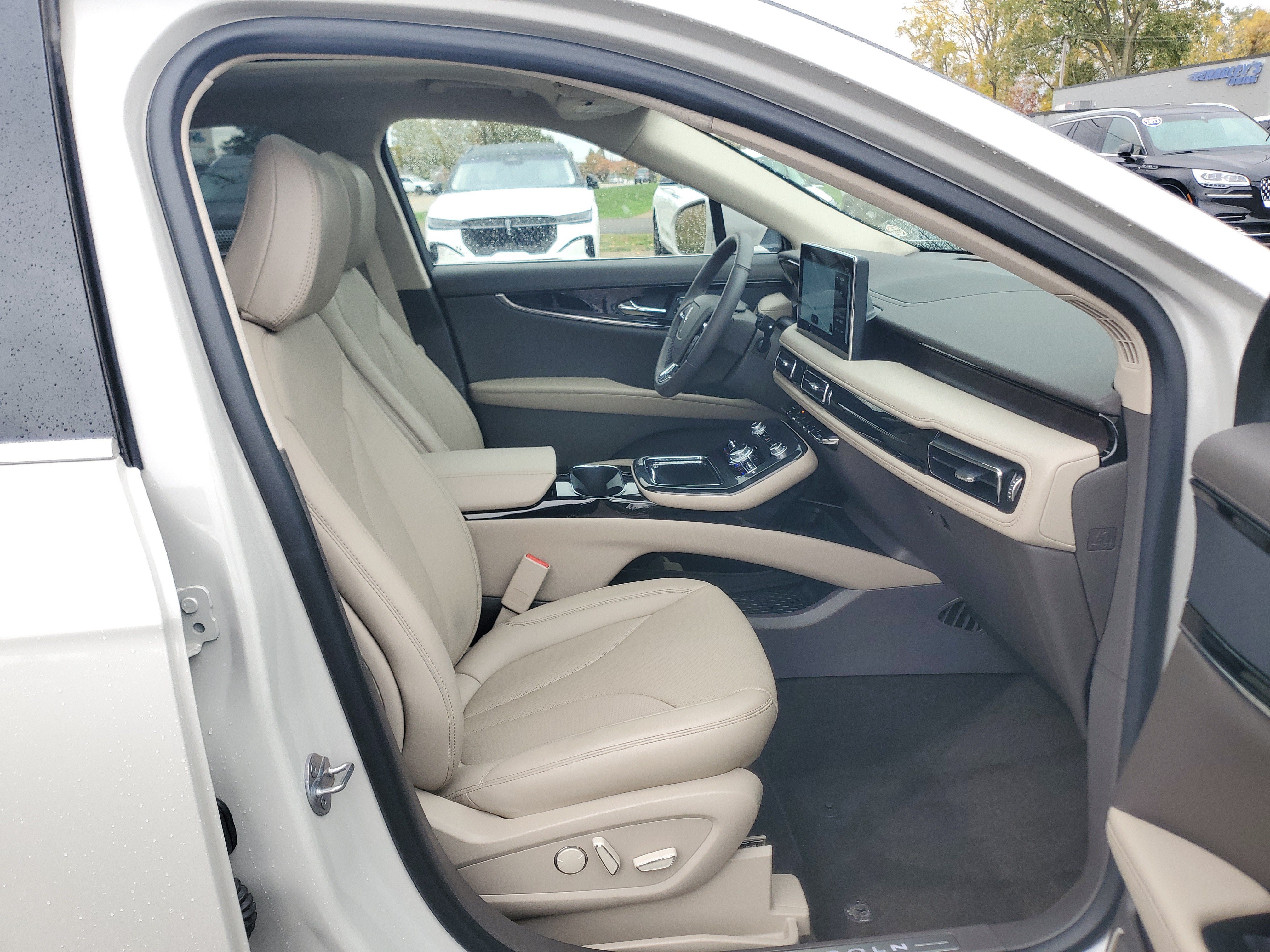 Certified 2023 Lincoln Nautilus Reserve AWD/4WD image 9