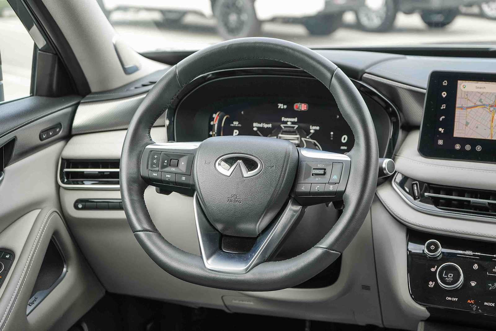 Used 2026 INFINITI QX60 Luxe w/ Cargo Package FWD image 16